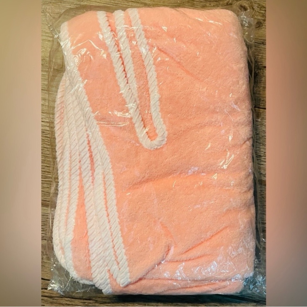 New Women’s Coral Pink Spa Wearable Wrap Towel - Soft Bath & Body Cover - Picture 7 of 9